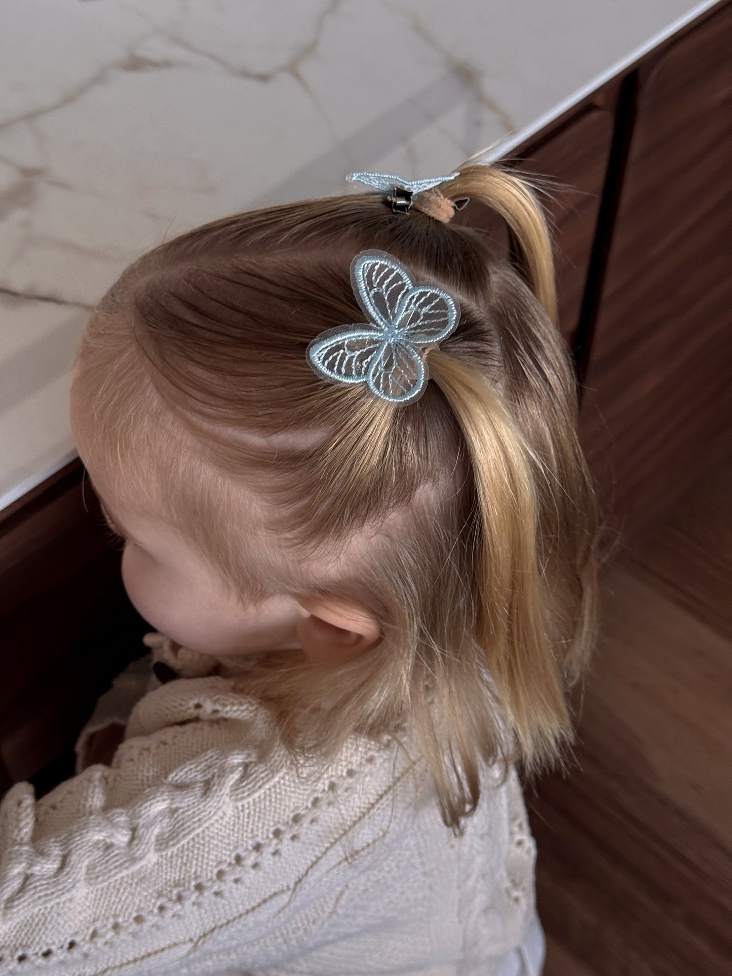 Juni Butterfly Clip