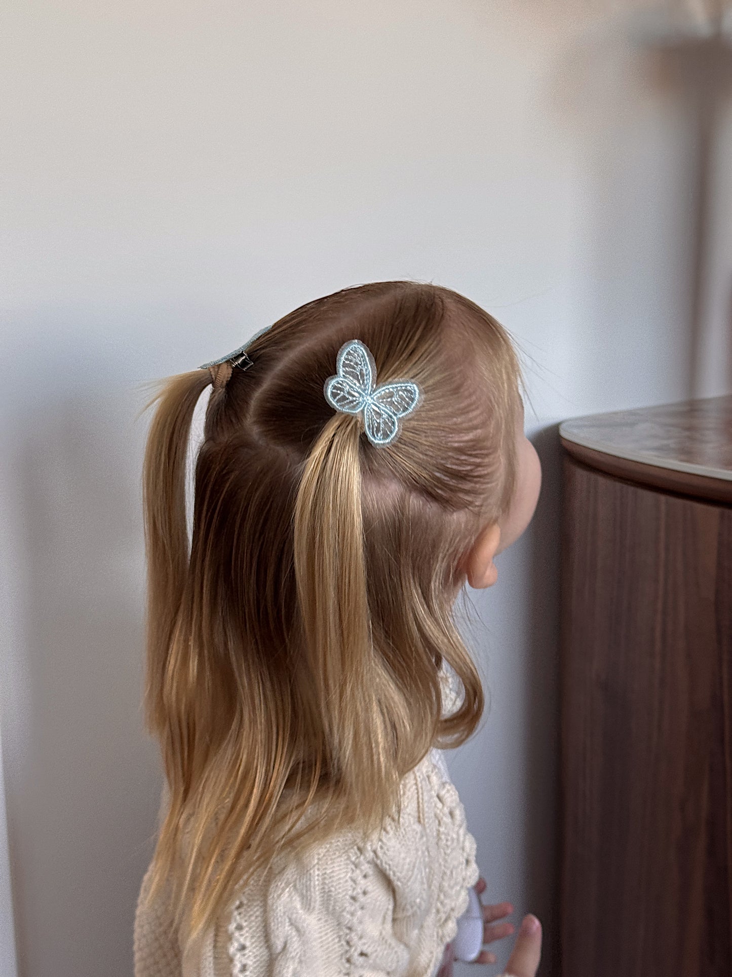 Juni Butterfly Clip