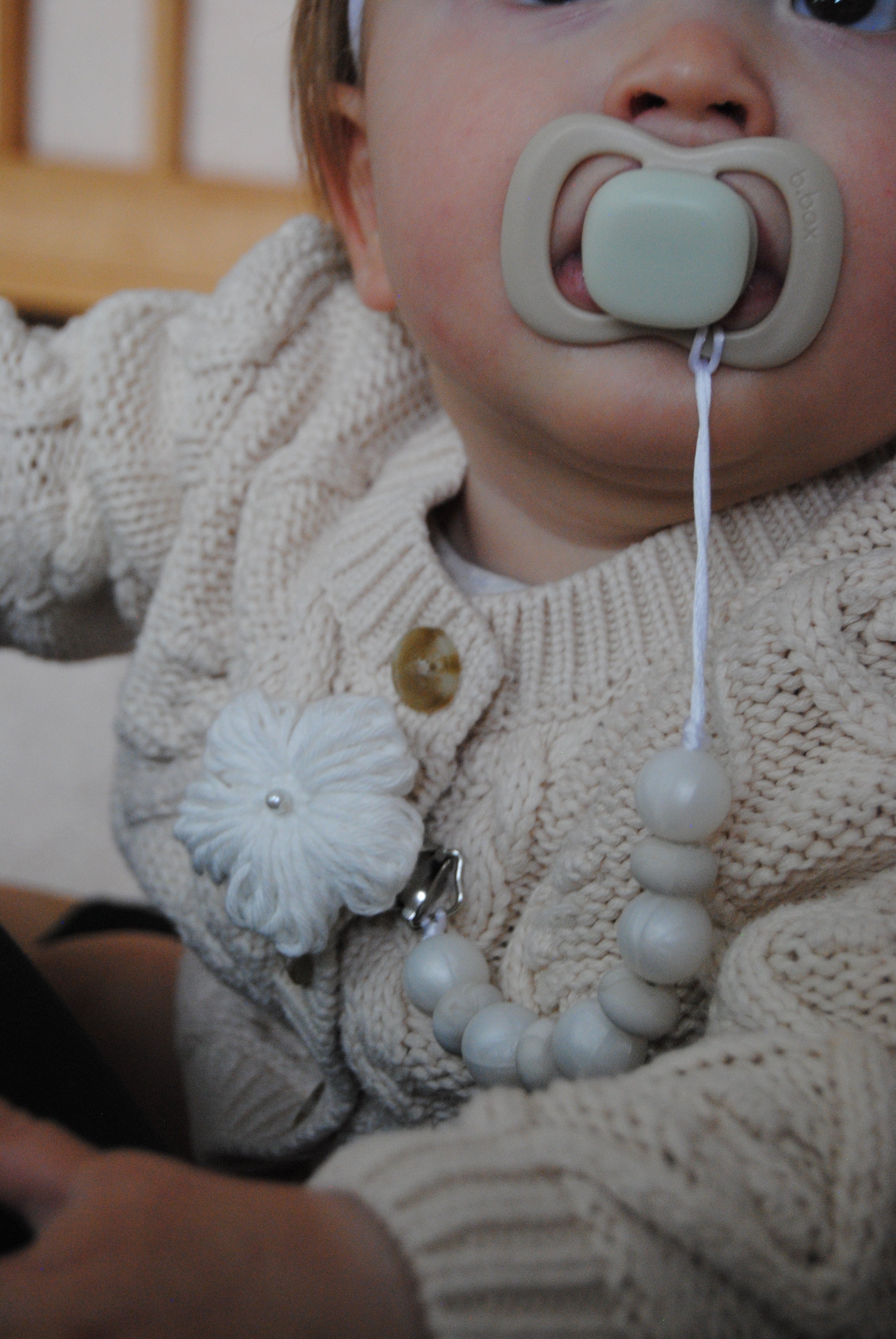 Isla Dummy Chain - White