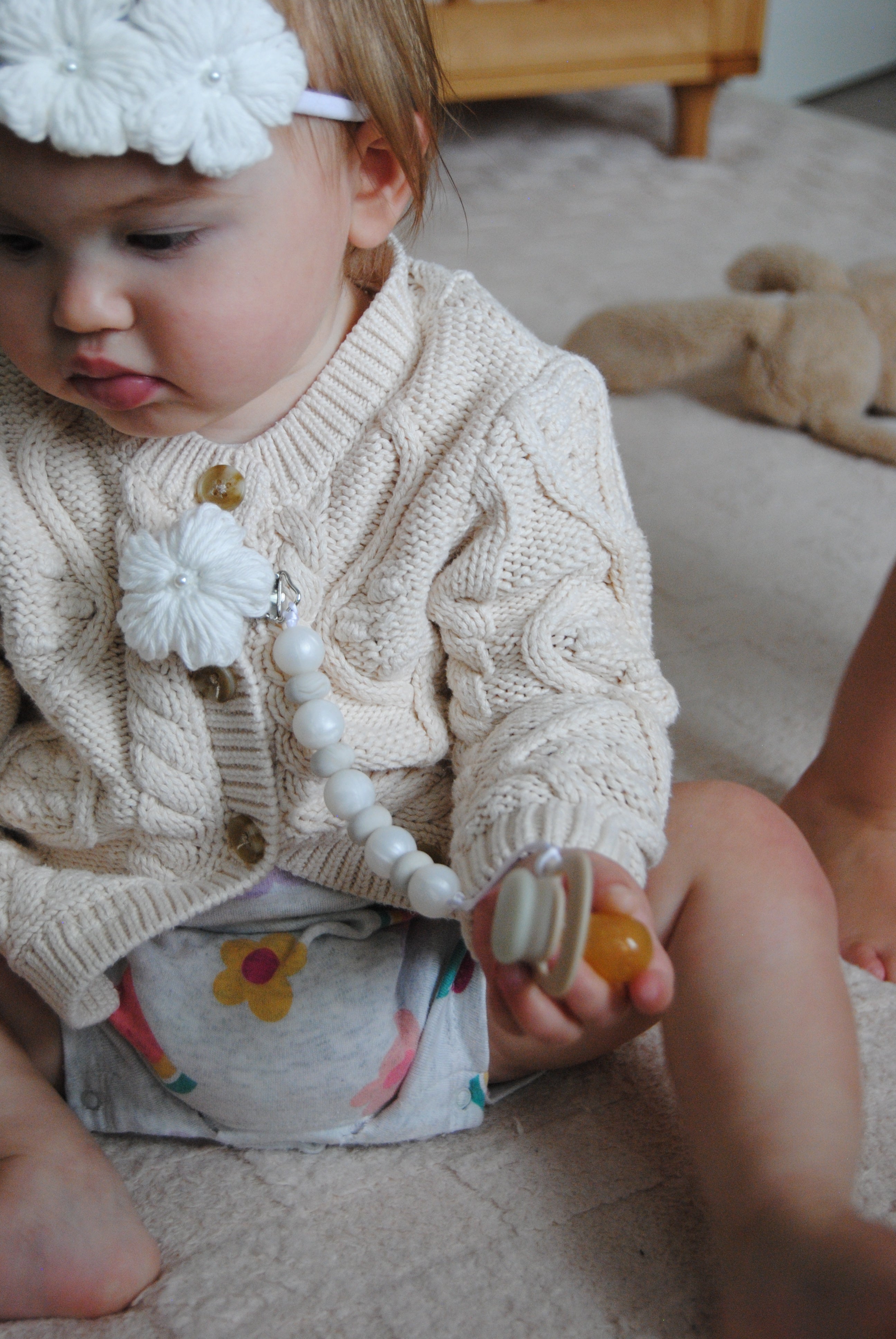 Isla Dummy Chain - White