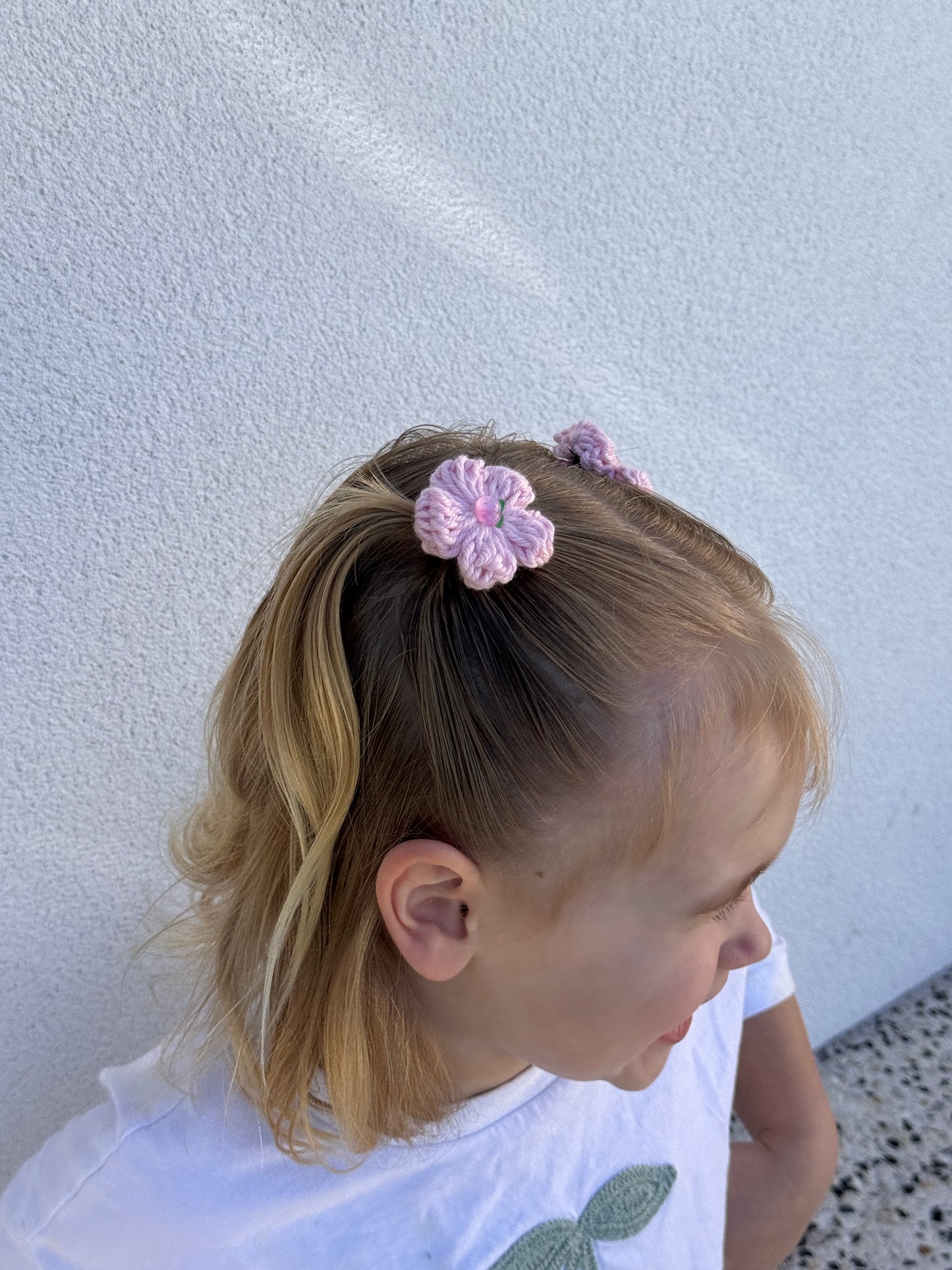 Mila Peach Flower Clips